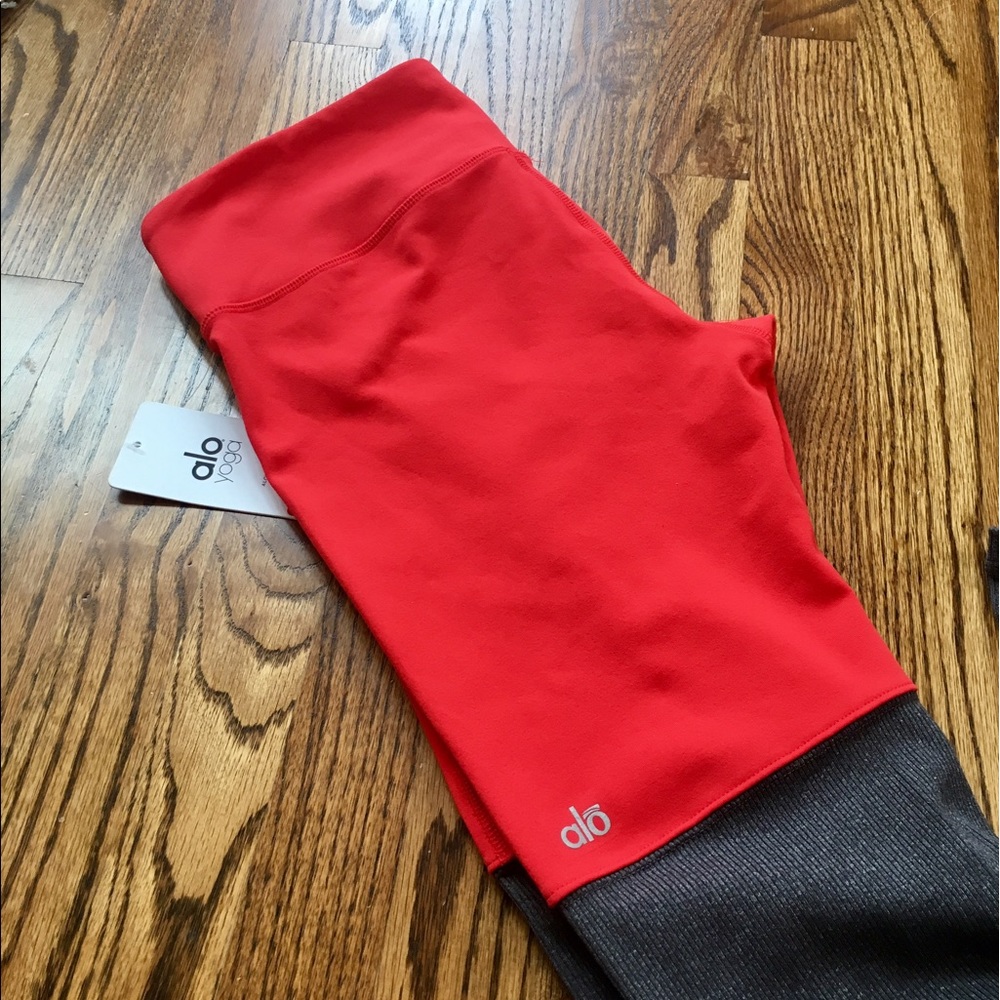 ALO Yoga Goddess Leggings size Large.
